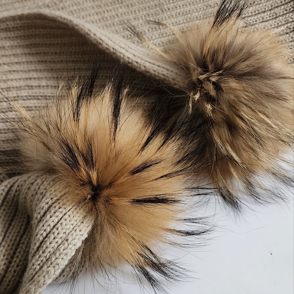 Real fur pom pom knitted oversized wide soft scarf - Picture 6 of 9